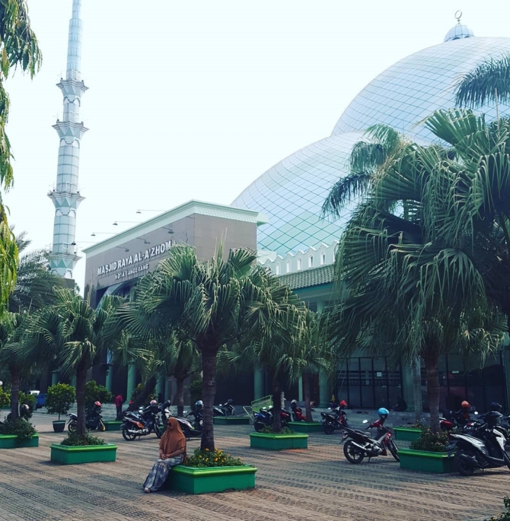 Masjid Al-Adzhom (Sumber: Instagram/darmayantisyahril)