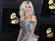 Lady Gaga Digendong ke Lokasi Pengambilan Gambar 