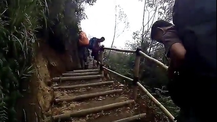 jalan setapak papandayan