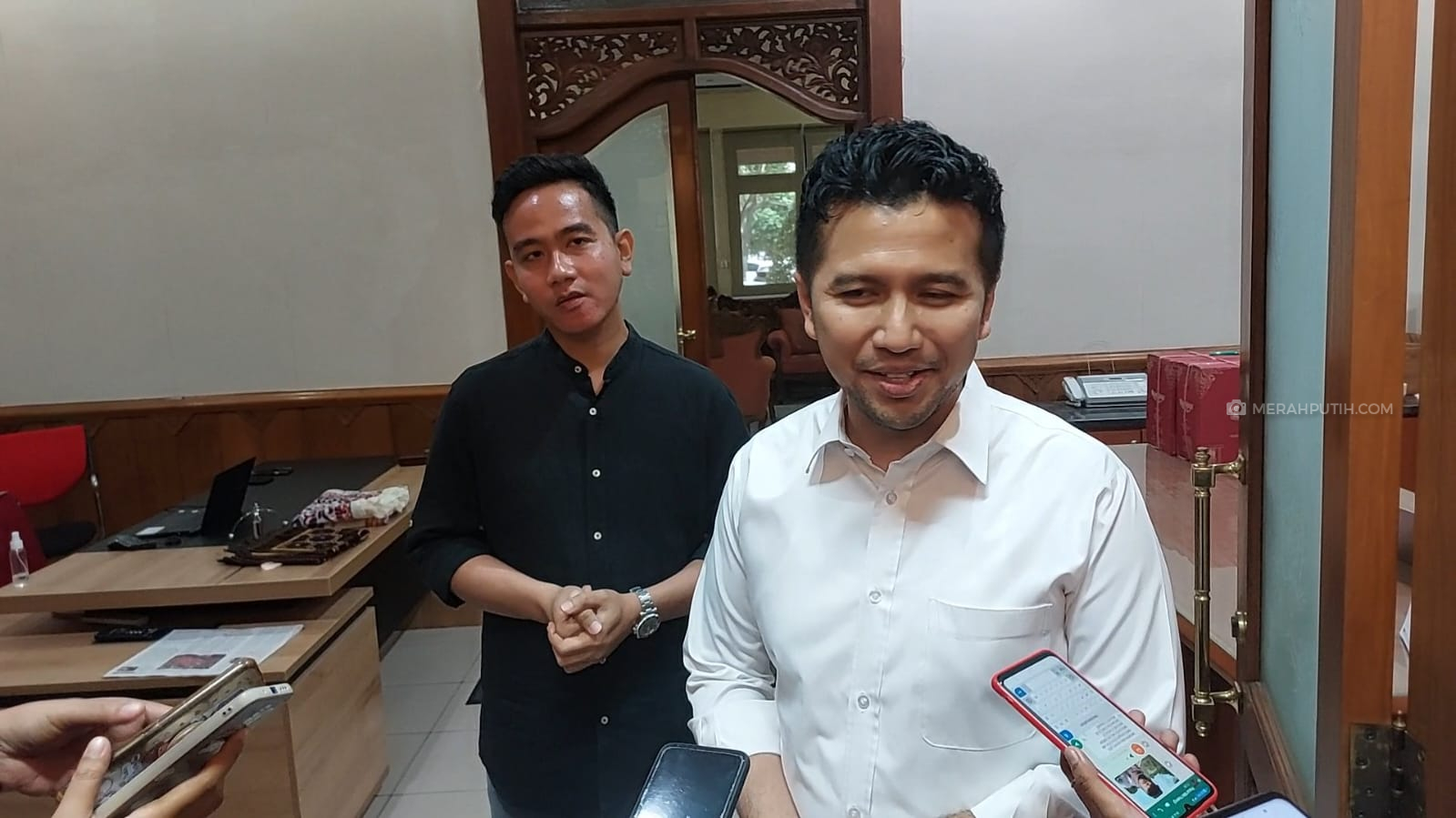 Gibran Izin ke Emil Dardak Pasang Baliho Wisata Solo Safari di Jatim