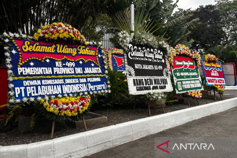 Respon Pemprov DKI Dikirm Karangan Bunga Monokrom oleh Dedi Mulyadi