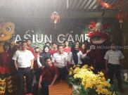 Aksi Barongsai Meriahkan Suasana Imlek di Stasiun Gambir