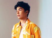  'Berteman Saja Dulu', Cara Rakhano Mencintai Diam-Diam