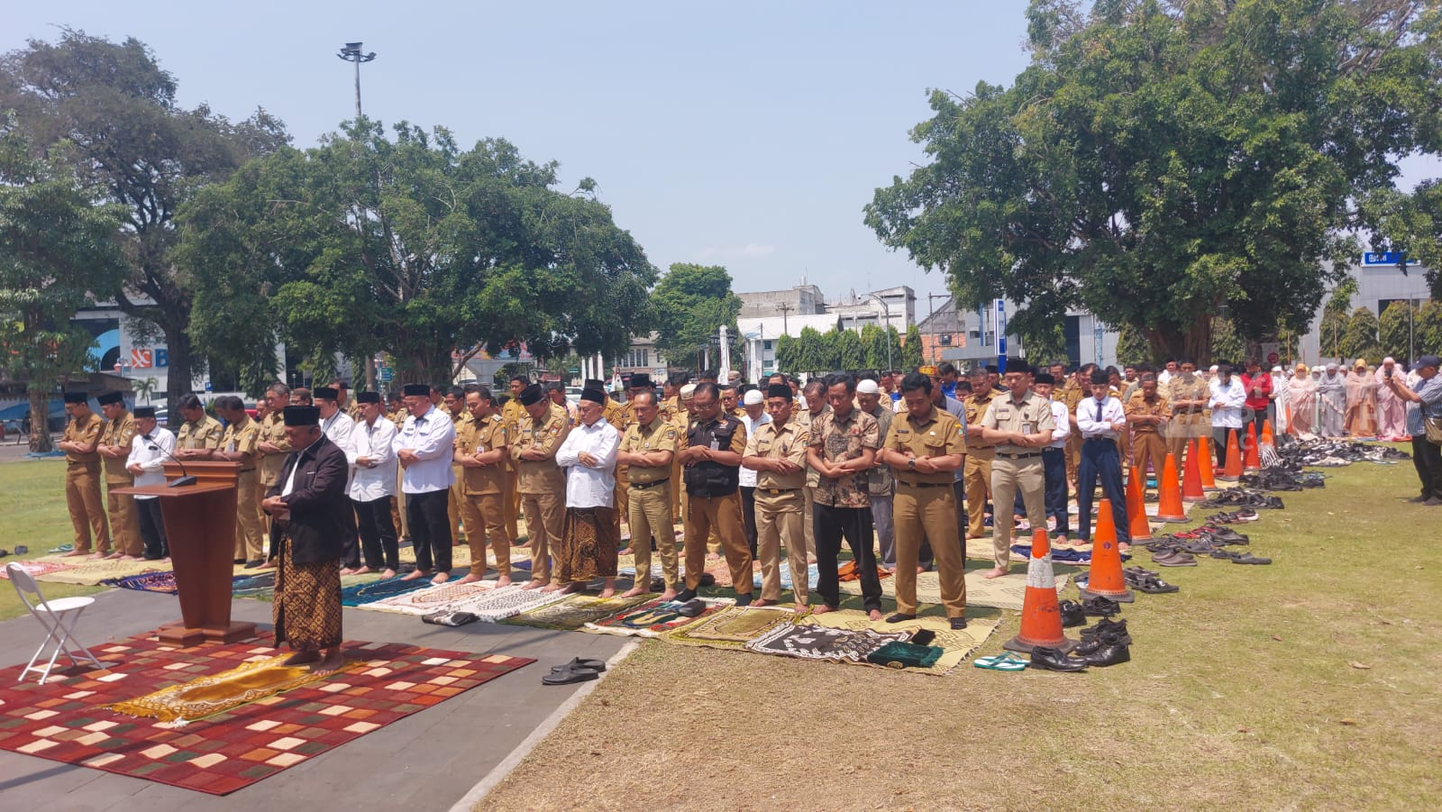 Kebakaran TPA Putri Cempo belum Padam, ASN Solo Salat Istisqa Memohon Hujan