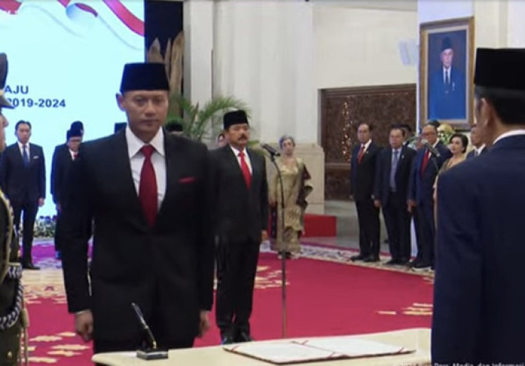Jokowi Lantik AHY dan Hadi Tjahjanto