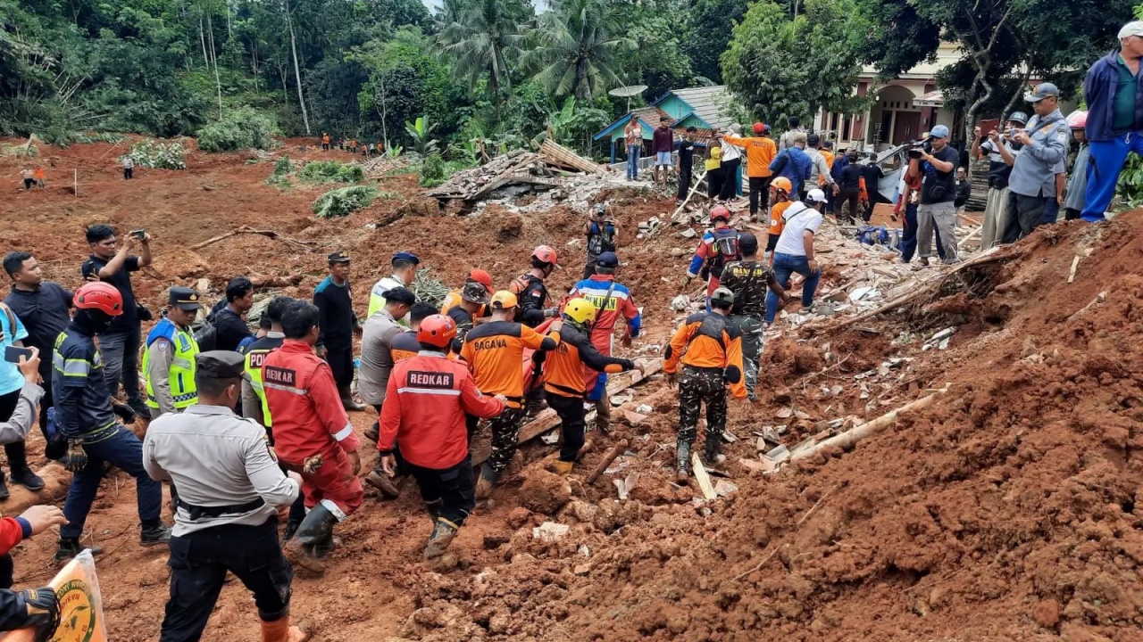 Kondisi Pengungsi Memburuk, DPR Minta Kemenkes Kirim Tenaga Kesehatan Tambahan ke Sumatra