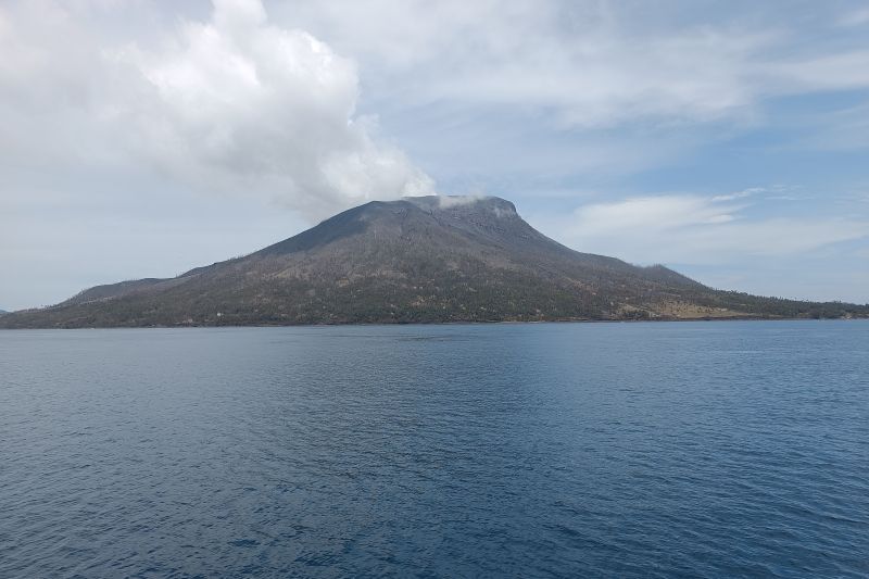 Kawah Gunung Ruang Alami 47 Gempa Embusan