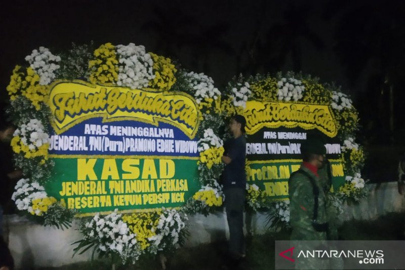 Hormati Pramono Edhie, TNI AD Kibarkan Bendera Setengah Tiang 7 Hari