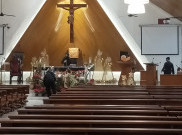 Brimob Lakukan Sterilisasi Gereja Katolik Bunda Hati Kudus