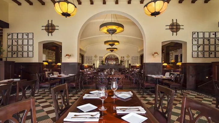 (Trivia 2) The Hollywood Brown Derby populer sebagai replika Walt Disney World Restaurant (foto disneyworld.com)