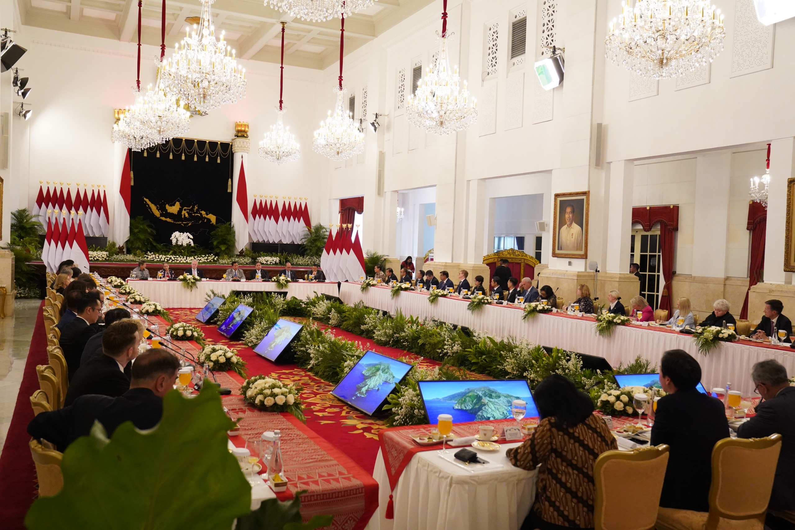 Di Hadapan Pimpinan Perusahaan Amerika-ASEAN, Prabowo Puas dengan Para Pembantunya 