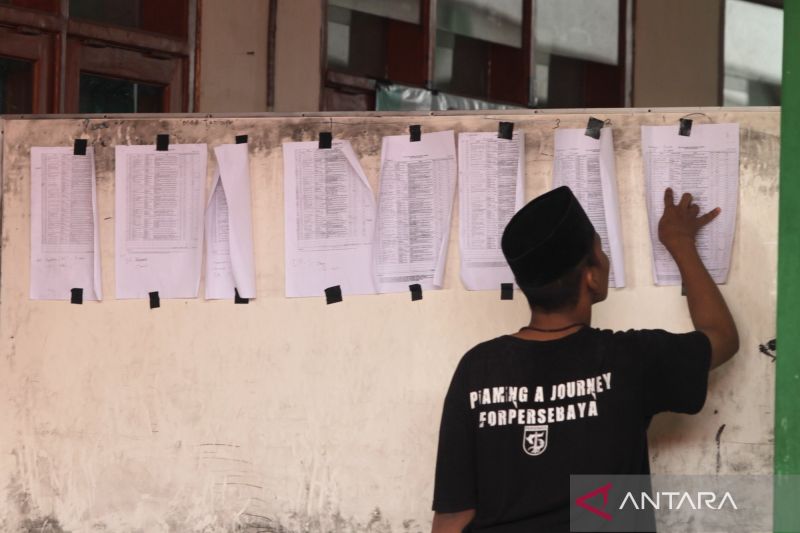 Heroik! Tim SAR Gabungan Merayap 3 Jam Evakuasi Santri di Reruntuhan Pesantren Al Khoziny