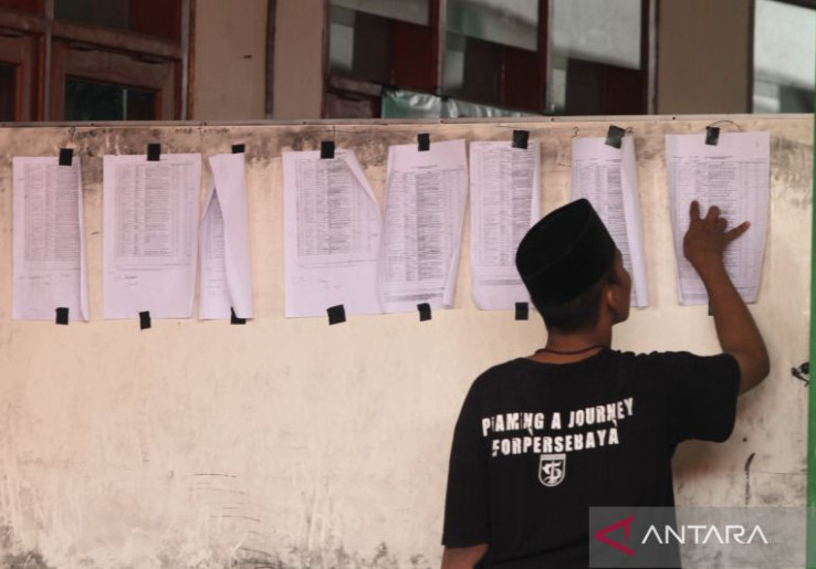 Heroik! Tim SAR Gabungan Merayap 3 Jam Evakuasi Santri di Reruntuhan Pesantren Al Khoziny