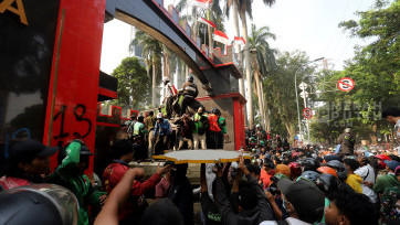 Aksi Massa Driver Ojol Geruduk Mako Brimob Kwitang Jakarta 
