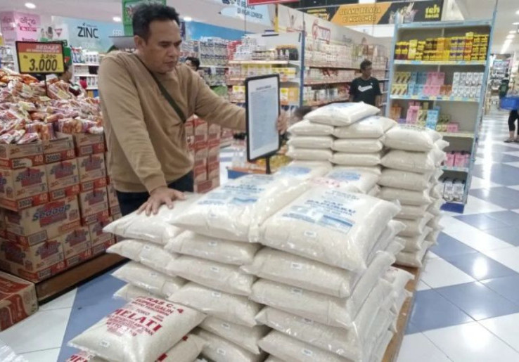 Pasrikan Ketersediaan, Mentan Amran Gadakan Pasokan Beras Premium di Ritel