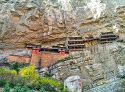 Biara Menggantung di Tebing, Arsitektur Ribuan Tahun yang Bikin Kagum Generasi Saat Ini