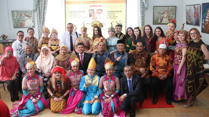 Membangun Pariwisata Masa Depan dengan Festival Budaya dan Kuliner di Negeri Orang