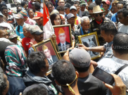 Ribuan Warga Eks Timtim Serbu Kantor Gubernut NTT Tuntut Kesejahteraan 