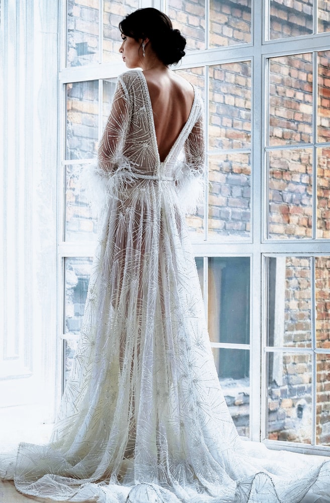 Lace dress membuatmu terlihat classy. (Foto Unsplash/anna1991anna)