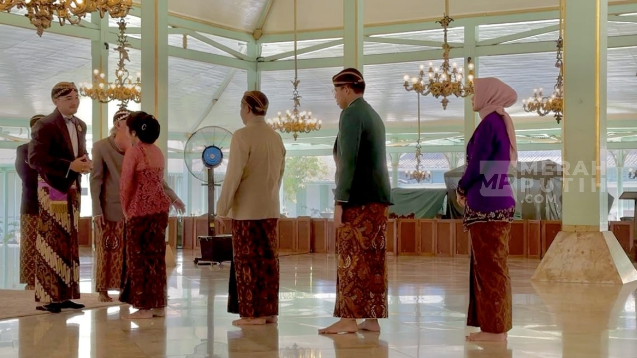 Tradisi Syawalan di Pura Mangkunegaran, Ribuan Warga Solo Antre Halalbihalal
