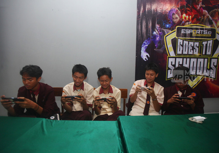 Serunya Laga Turnamen Esports.id Goes to School SMK Letris 2 Tangsel