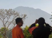  Gunung Agung Kembali Erupsi, Zona Aman Sekitar 4 Kilometer dari Puncak Kawah