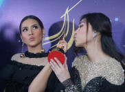 Setelah Agnez Mo, Kini Giliran Raisa dan Isyana Berjaya di MAMA 2017