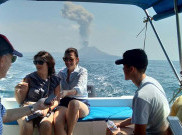 Letusan Tak Surutkan Minat Turis Asing Kunjungi Gunung Anak Krakatau