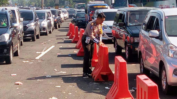Antrean di GT Ciawi Mencapai 5 Kilometer