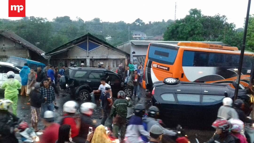 Kecelakaan Beruntun di Puncak, Bus Pariwisata Tabrak 15 Mobil, 8 Motor