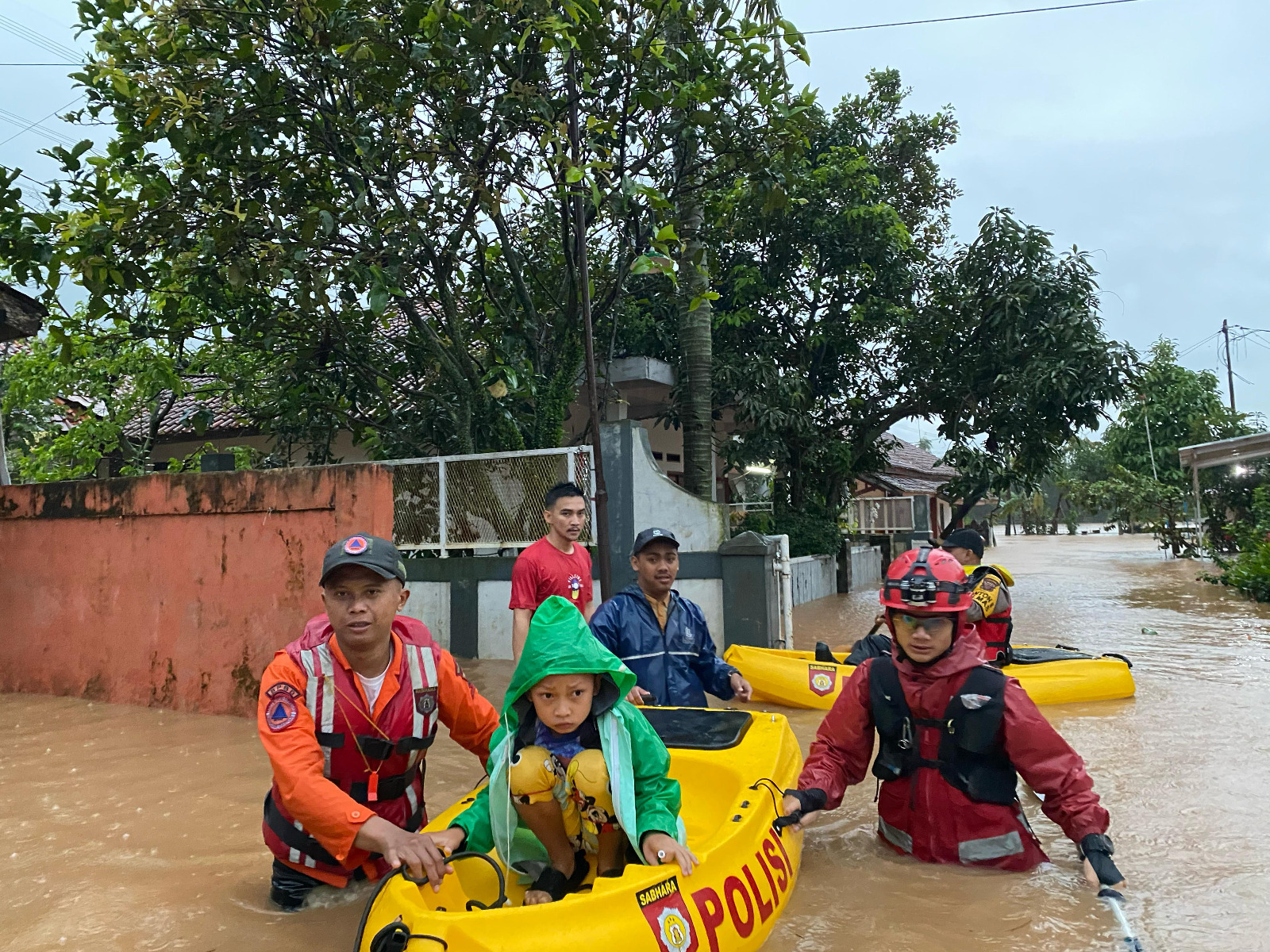 Sumedang Dilanda Banjir, Warga Diimbau Waspadai Penyakit Pasca-Bencana