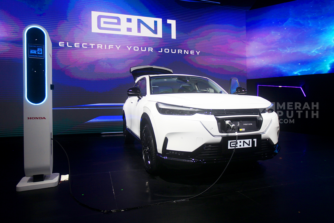 Mobil Listrik Honda e:N1 Unjuk Gigi di Ajang Otomotif IIMS 2025