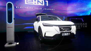 Mobil Listrik Honda e:N1 Unjuk Gigi di Ajang Otomotif IIMS 2025