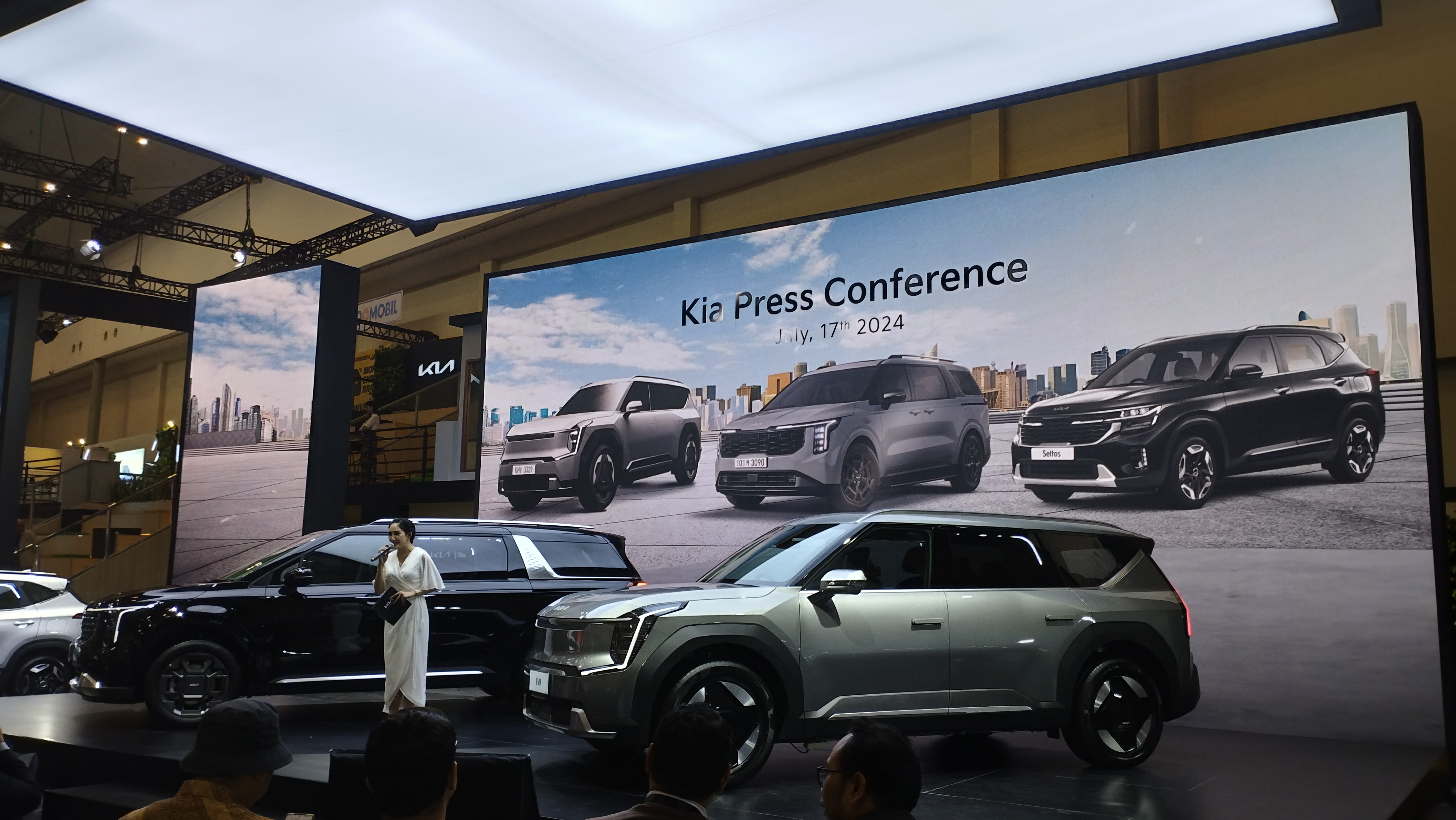 Kia Kejutkan GIIAS 2024 dengan Luncurkan 3 Model Mobil Terbaru