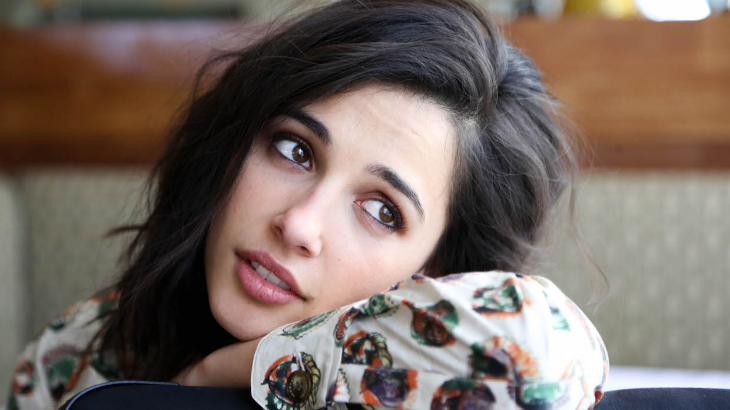 Fakta Seputar Naomi Scott, Nomor 2 Langka