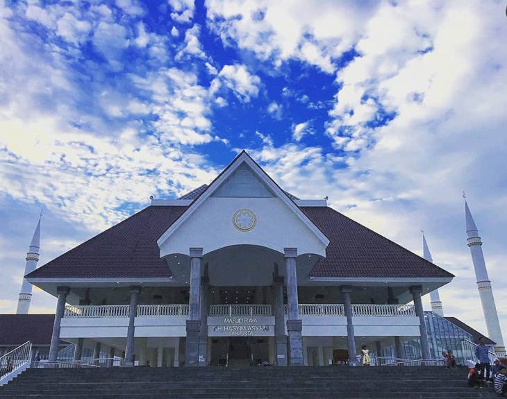 Masjid KH Hasyim Asy'ari. Foto: @eka_mawarnios via instagram.com/jakarta_tourism) 