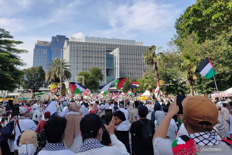 Suarakan Kematian Prajurit TNI, Ribuan Warga Demo di Depan Kedubes AS