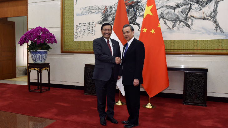 Luhut bersama Menlu China di Beijing