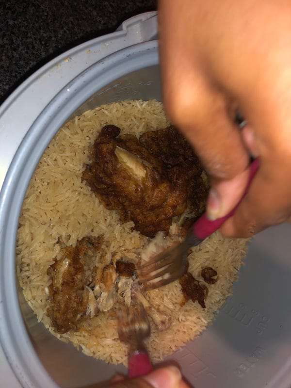 Ayam sangat mudah disuwir. (Foto: Insider)