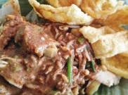 Gado-gado, Kuliner Khas Betawi Andalan Jalan Jalanan