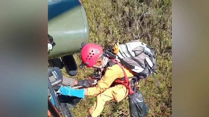 Tim SAR Evakuasi 6 Jenazah Korban Jatuhnya Pesawat SAM Air