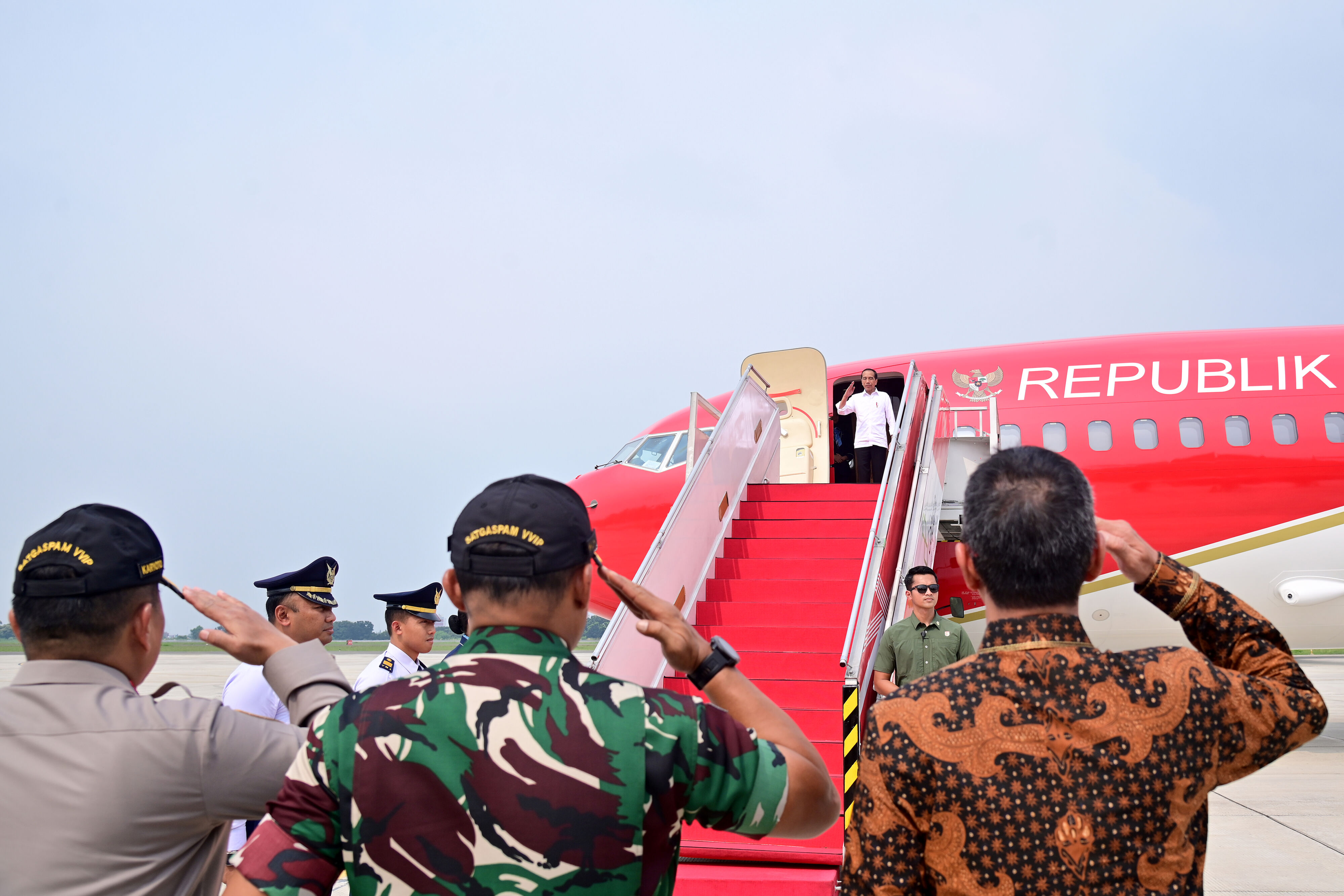 Jokowi Cek Lokasi Banjir Bandang yang Sebabkan Puluhan Korban Tewas di Sumbar