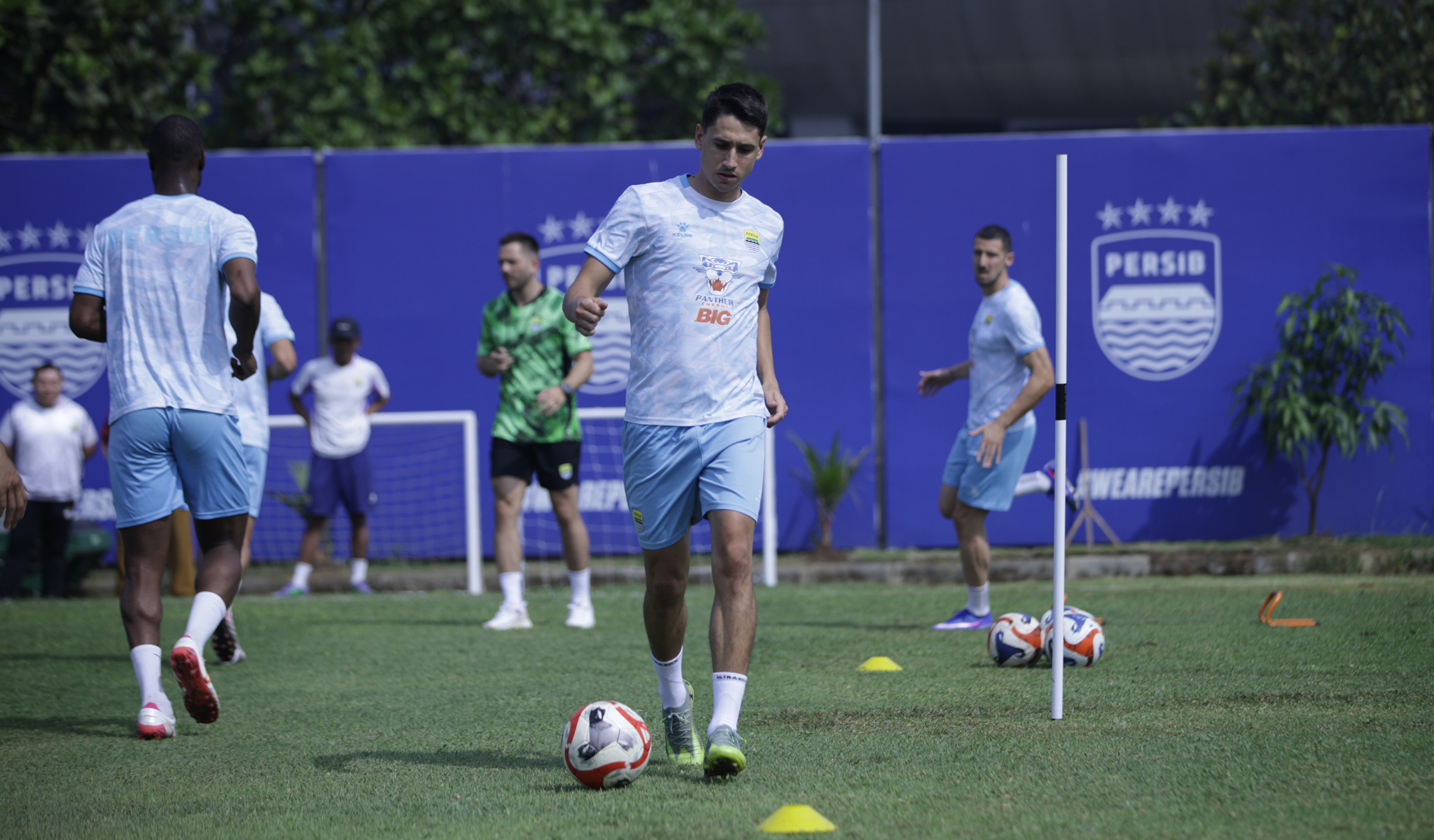 Sejumlah Alasan Menguatkan Luka Menalo Gabung Persib Bandung, Tidak Terbebani Status