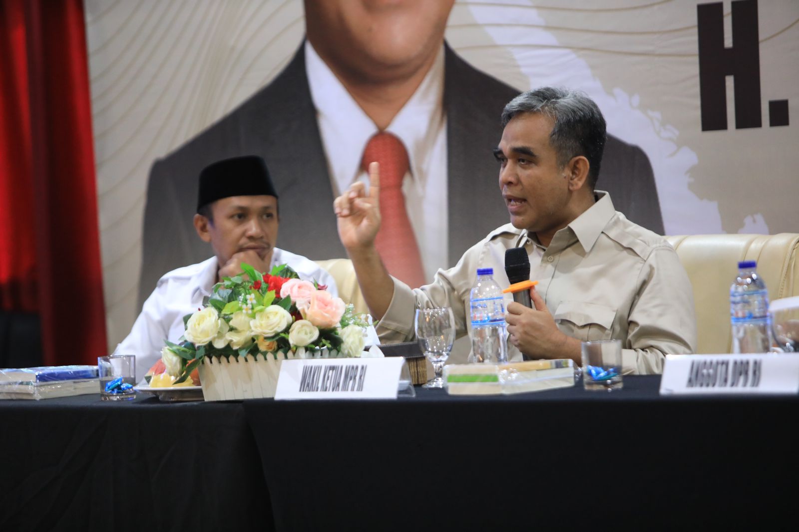Sekjen Gerindra Singgung Calon Pemimpin yang Buat Tempat-tempat Selfie
