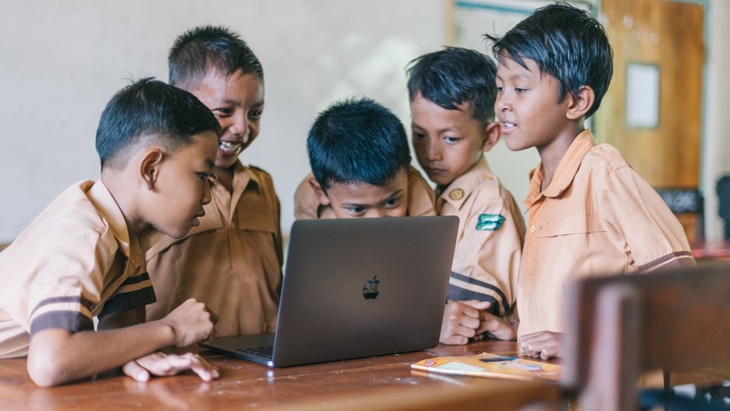 Literasi Digital Tak dapat Gantikan Fungsi Literasi Tradisional