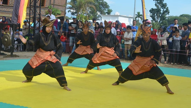 Mendalami Silat Minangkabau dari Pakaian dan Gerakan