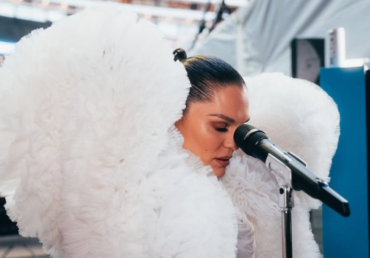 Jessie J Lepas Versi Intim Dua Single Terbaru, Tampilkan Kedekatan dengan Putranya
