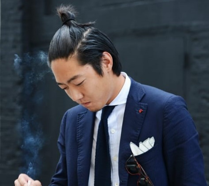 'Man Bun' Kembali Jadi Tren Gaya Rambut Pria di 2020