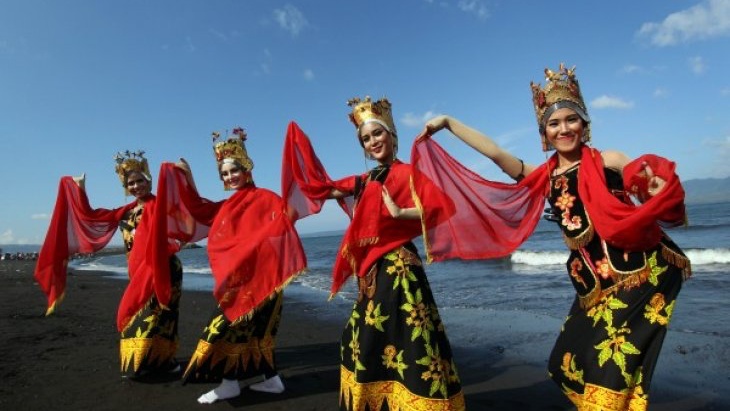 4 Tarian Tradisional Populer Khas Indonesia