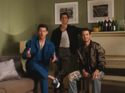 Menilik Kehidupan Jonas Brothers dalam 'Jonas Brothers Family Roast'